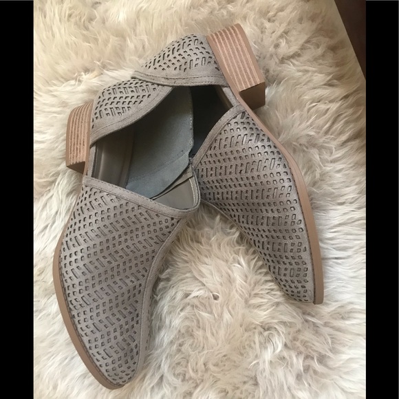 NWT NIB Booties Faux Suede perforated look - Picture 5 of 7